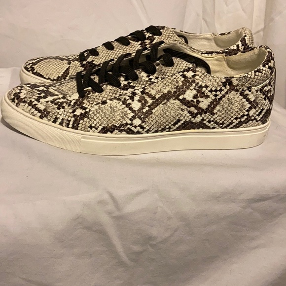 NWOT Kenneth Cole sneakers - Picture 3 of 4